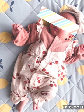 「アイテム（ロンパース、レッド系）」を使った、まっぴさん（キッズ・50cm）の秋コーディネート