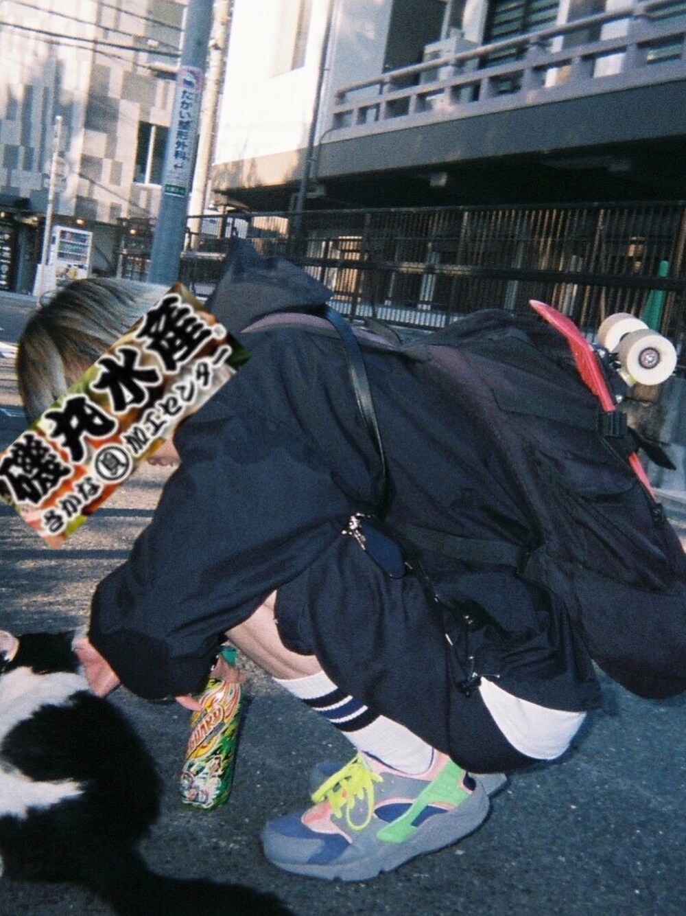 「カジュアル、ブラック、大学生、スポーツミックス、ナイキ、ストリート、古着」｜「THE NORTH FACEのアイテム（マウンテンパーカー、ブラック系）」を使った、磯丸水産さん（メンズ・181cm）の冬コーディネートの1枚目の写真