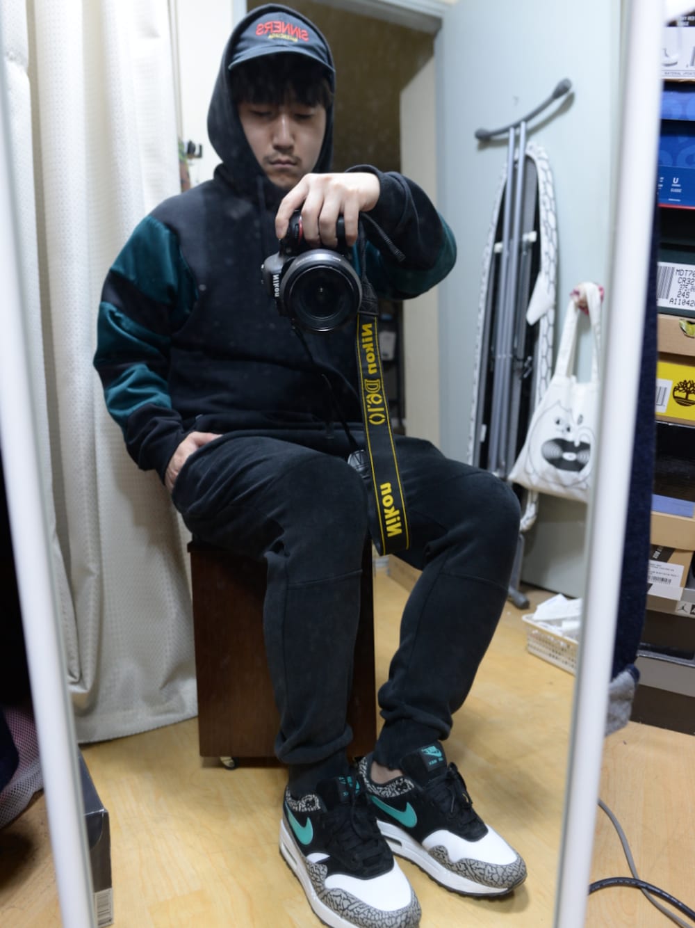 「atmos max elephant、atmos、NIKE AIR MAX、AIR MAX 1、AIRMAX1、BALENCIAGA、SINNERS、バレンシアガ」｜「adidasのアイテム（パーカー、ブラック系）」を使った、YODA SHIMさん（メンズ・270cm）の夏コーディネートの1枚目の写真
