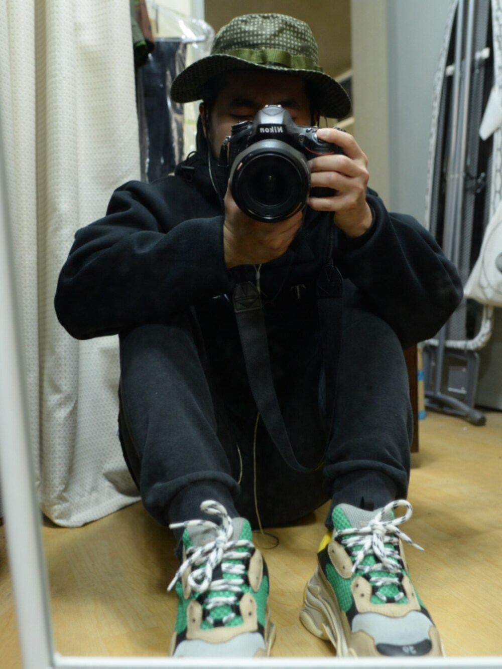 「wtaps、triple s、triples、BALENCIAGA、balenciaga triple s」｜「Supreme のアイテム（ハット、グリーン系）」を使った、YODA SHIMさん（メンズ・270cm）の夏コーディネートの1枚目の写真