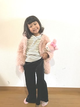 「ボーダートップス」｜「アイテム（おもちゃ）」を使った、suitoeさん（キッズ・100cm）の冬コーディネート