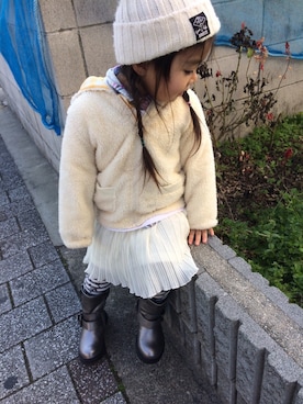 「アイテム（ブーツ、シルバー系）」を使った、yuinaさん（キッズ・90cm）の冬コーディネート