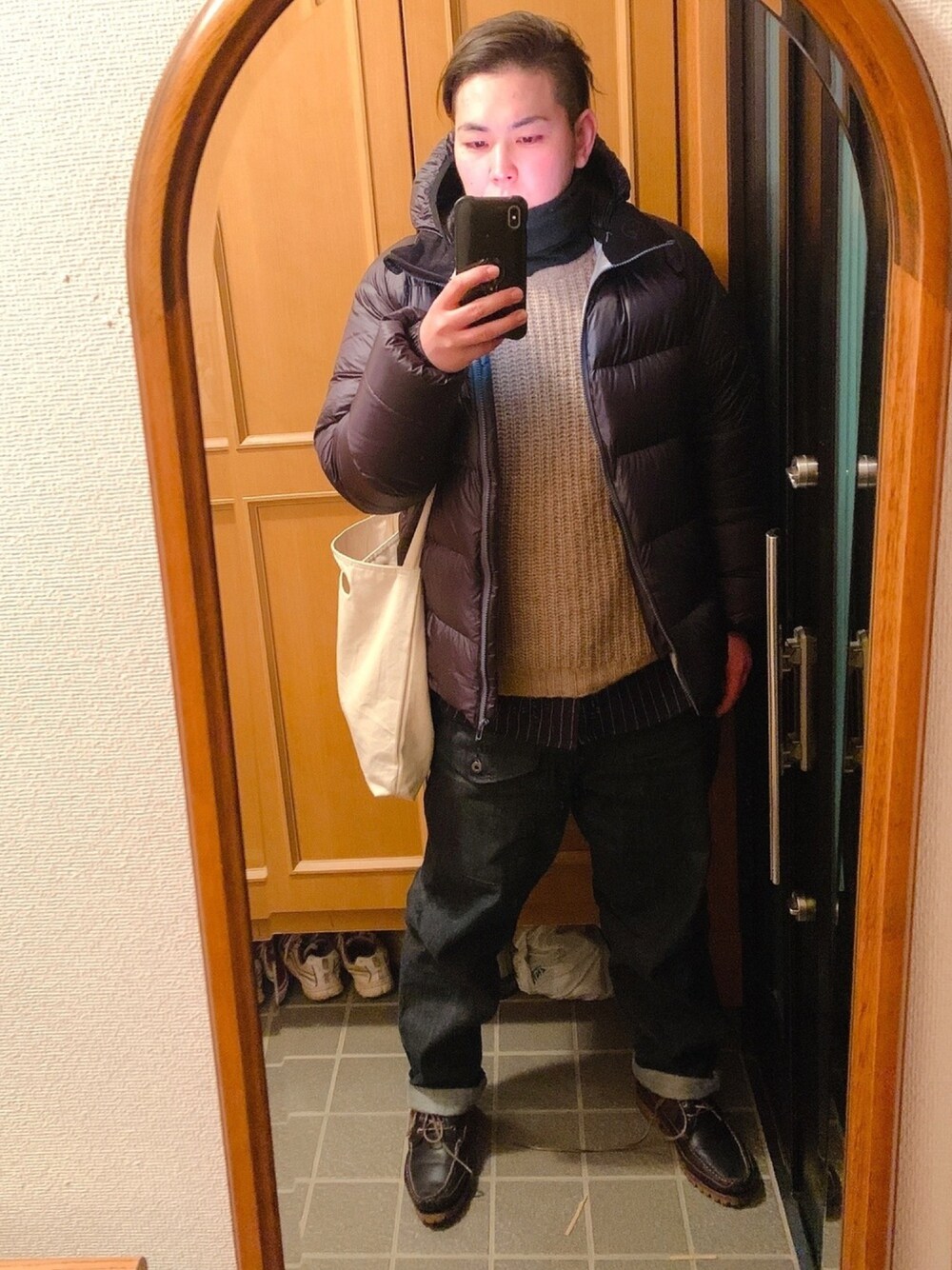 「でぶ、雄、ブーツ」｜「BEAVERのMALACHOWSKI/マホウスキ　SWETER PUCHOWY TOURIST II　ダウンジャケット（ダウンジャケット/コート、ブラック系）」を使った、じゅんさん（メンズ・176cm）の冬コーディネートの1枚目の写真