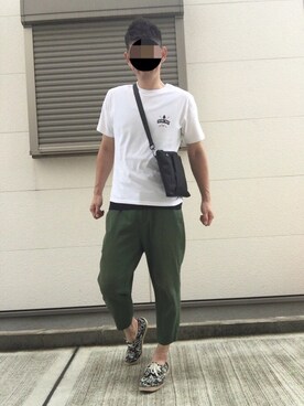 「アーバンリサーチ」｜「アイテム（スリッポン）」を使った、おとととさん（メンズ・183cm）の夏コーディネート
