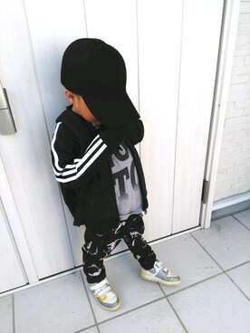 「adidas Originals（アディダスオリジナルス）の＜adidas originals＞ SST TRACK TOP/トラックジャケット（ブルゾン、ブラック系）」を使った、ReeRyoさん（キッズ・130cm）の秋コーディネート