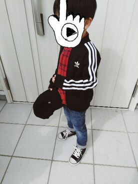 「adidas Originals（アディダスオリジナルス）の＜adidas originals＞ SST TRACK TOP/トラックジャケット（ブルゾン、ブラック系）」を使った、ReeRyoさん（キッズ・130cm）の冬コーディネート