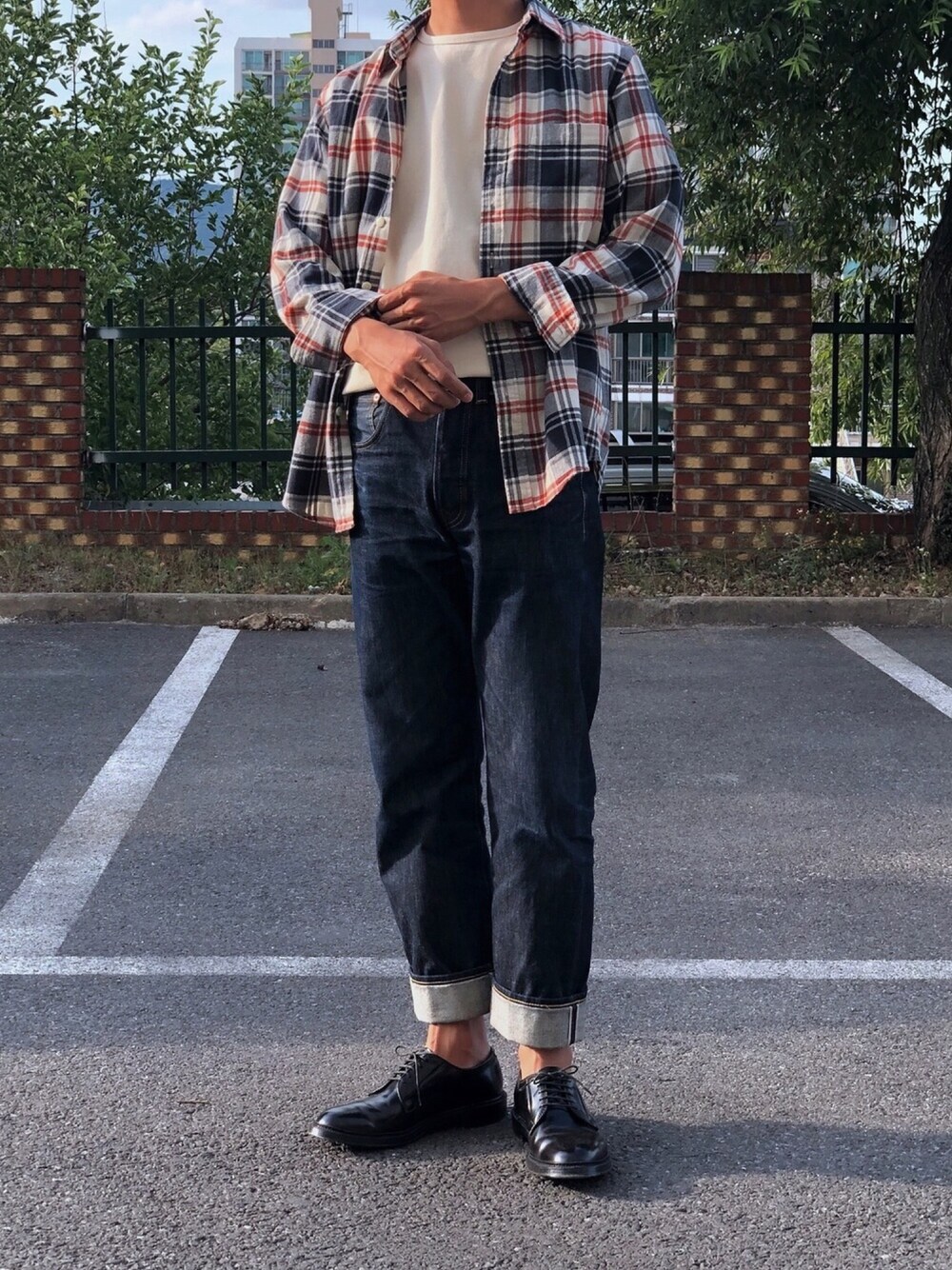 「UNIQLOのアイテム（シャツ/ブラウス、その他）」を使った、YongMun Leeさん（メンズ・178cm）の夏コーディネートの1枚目の写真