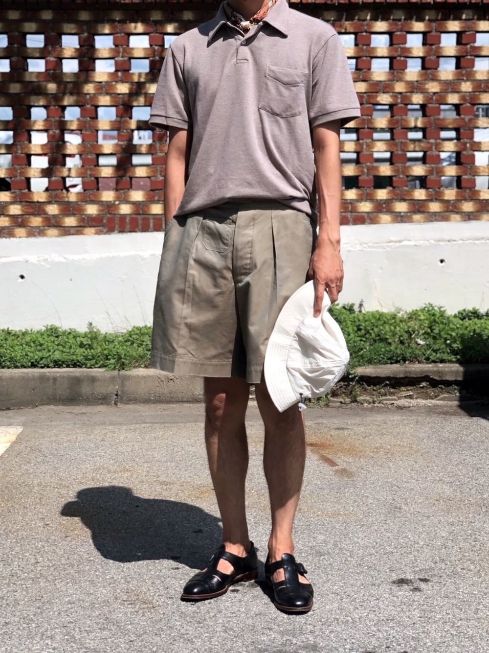 「Bantsのアイテム（ポロシャツ、パープル系）」を使った、YongMun Leeさん（メンズ・178cm）の夏コーディネートの1枚目の写真