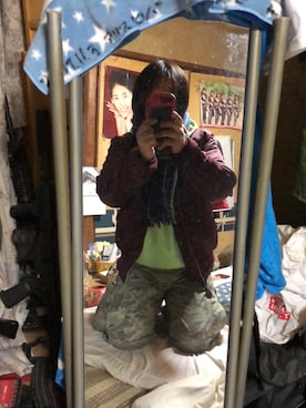 「アイテム（ミリタリージャケット、レッド系）」を使った、Atsushi Watanabeさん（メンズ・169cm）の冬コーディネート