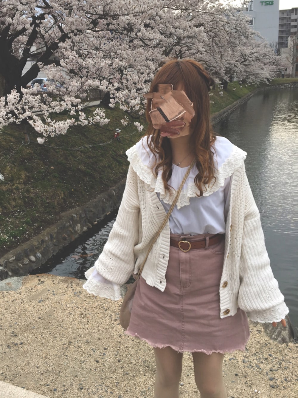 「平成最後のWEARISTAセンバツ、甘め、女子コーデ、ガーリー、カーディガン、フリルブラウス、ハート、デートスタイル（WOMEN）、おしゃれさんと繋がりたい、いいね、save、フォローお願いします🤑」｜「one after another NICE CLAUPのハート柄アイレットカーディガン（カーディガン/ボレロ、ホワイト系）」を使った、🐰ㅤメ ｲ ﾒ ｲㅤ🐰さん（レディース・153cm）の春コーディネートの1枚目の写真