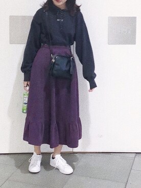 「パープル×黒」｜「アイテム（パーカー）」を使った、みはるさん（レディース・164cm）の秋コーディネート