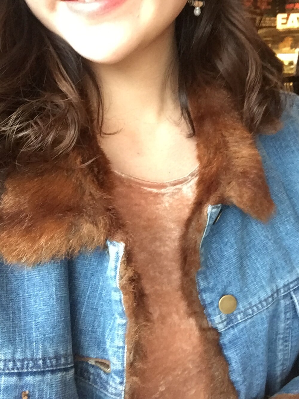 「スキニーデニム、カジュアル、NY、Japan、jacket 、rainy、cafe、café、used、vintage」｜「urbanxchangeのアイテム（デニムジャケット、ブルー系）」を使った、Kana Kamiokaさん（レディース・163cm）の春コーディネートの1枚目の写真