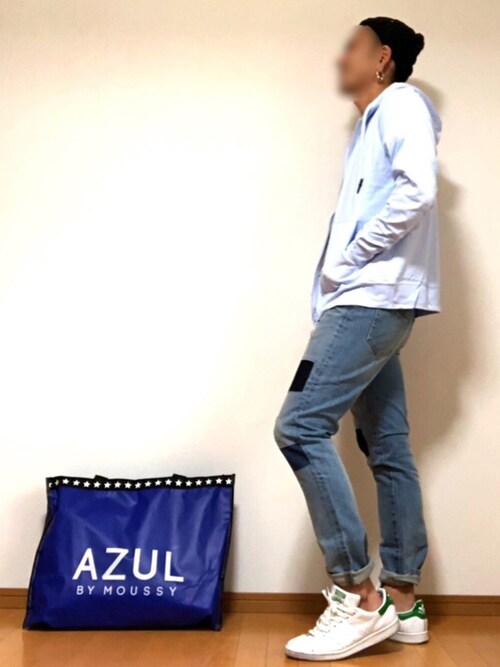 おしちゃん🦈(YouTube)🎥使用「AZUL BY MOUSSY（COTTON ZIPパーカー）」的時尚穿搭