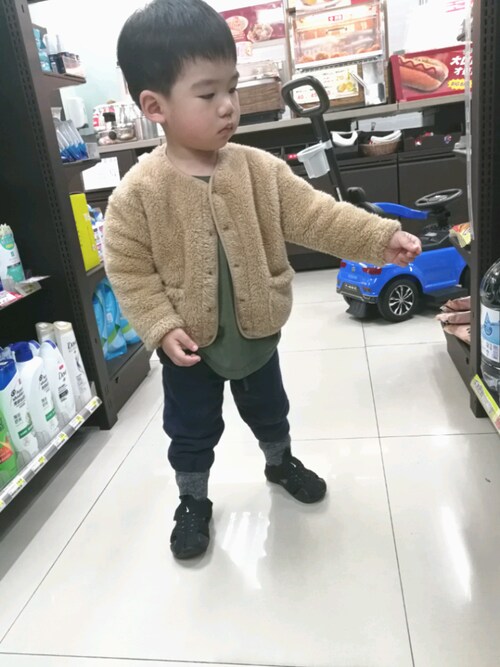 Nike ナイキ のビーチサンダルを使った人気ファッションコーディネート Sciaky