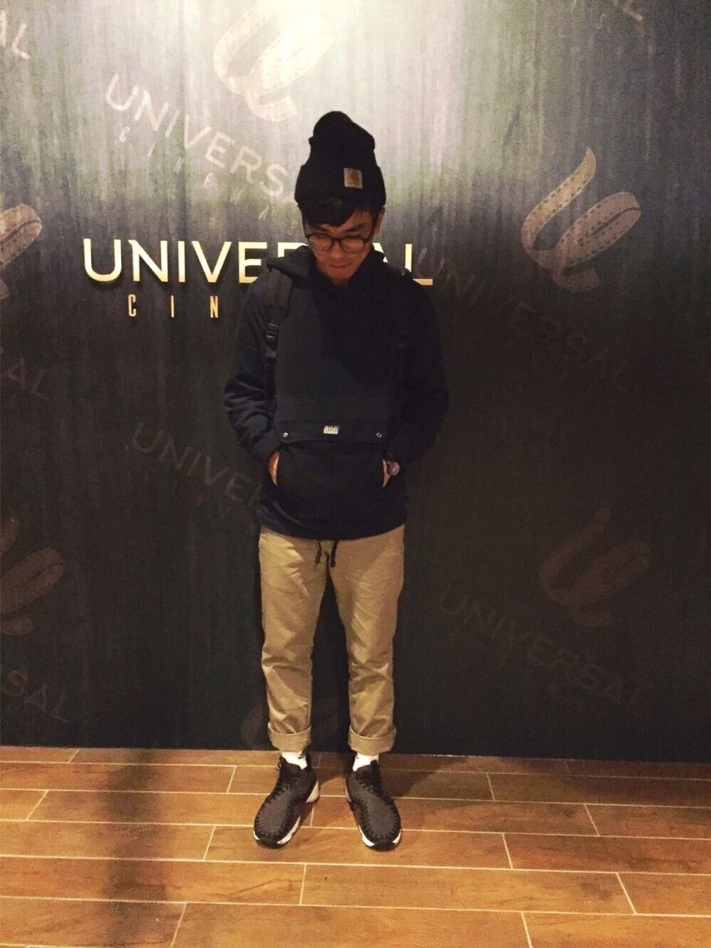 「ootd、outfit、carhartt、casual、NIKE、adidas、Levi's、hat」｜「ROXYのアイテム（パーカー、ブルー系）」を使った、Felixさん（メンズ・172cm）の冬コーディネートの1枚目の写真