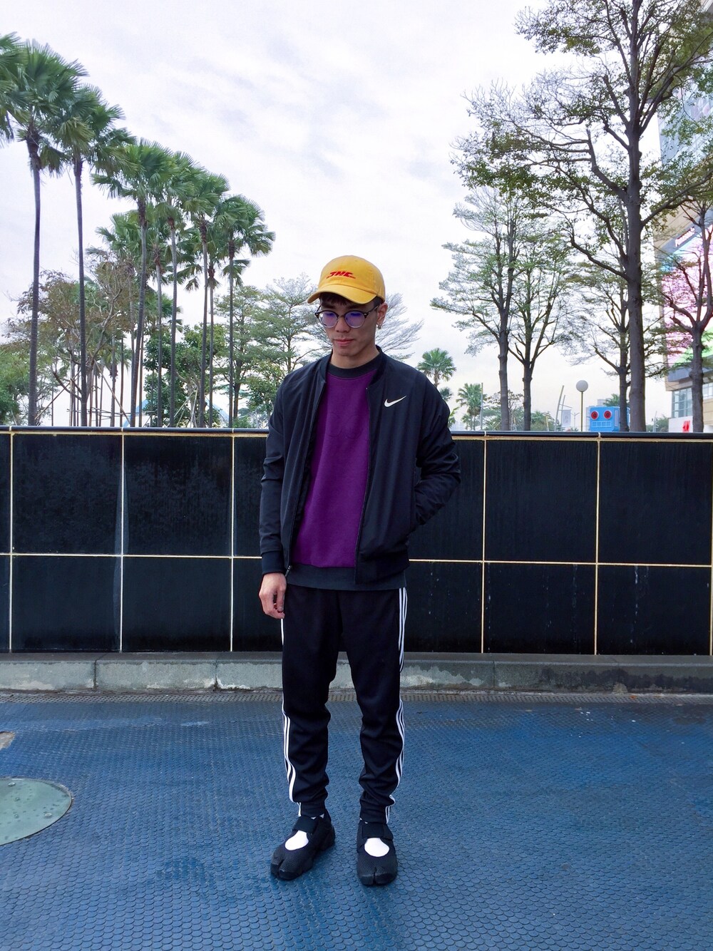 「ootd、outfit、streetstyle、street、sporty、NIKE、addidas、black」｜「NIKEのアイテム（ジャケット/アウター、ブラック系）」を使った、Felixさん（メンズ・172cm）の冬コーディネートの1枚目の写真