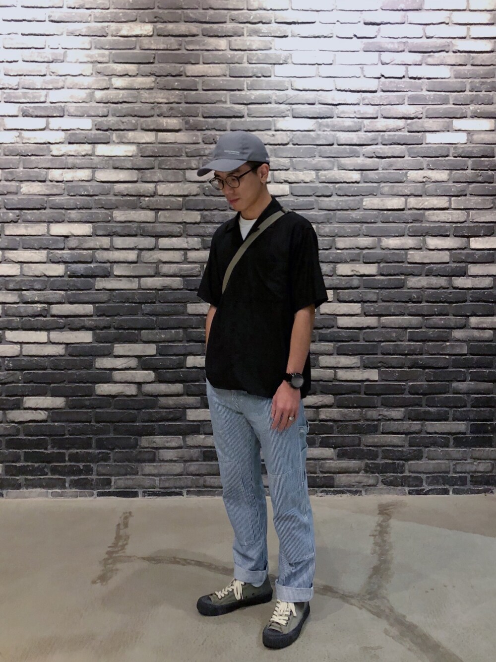 「オトナカジュアル、休日スタイル、ootd、outfit、スニーカー、Dickies、GLOBAL WORK、hat」｜「NEXHYPEのアイテム（帽子、グレー系）」を使った、Felixさん（メンズ・172cm）の秋コーディネートの1枚目の写真
