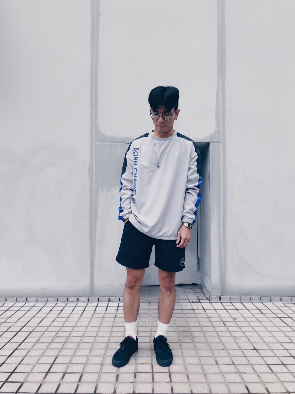 「ootd、outfit、bornchamps、CASIO、black、COVERNAT、VANS、VANS OLDSKOOL」｜「bornchampsのアイテム（スウェット、シルバー系）」を使った、Felixさん（メンズ・173cm）の夏コーディネートの1枚目の写真