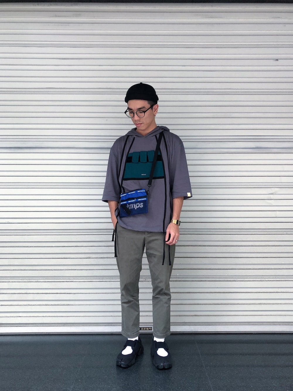 「ootd、街頭穿搭、TMCAZ、plain-me、NIKE、bornchamps、outfit」｜「TMCAZのアイテム（トップス、グレー系）」を使った、Felixさん（メンズ・172cm）の秋コーディネートの1枚目の写真