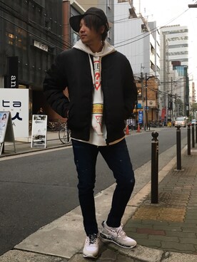「Guess（ゲス）のアイテム（パーカー）」を使った、Ryotaさん（メンズ・170cm）の冬コーディネート
