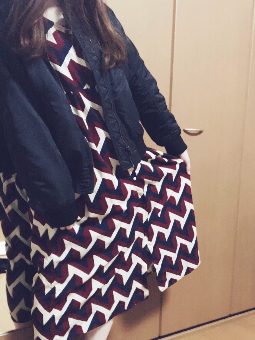 「UNIQLO、MA-1、レトロ」｜「UNIQLOのアイテム（MA-1、ブラック系）」を使った、miuさん（レディース・160cm）の秋コーディネートの1枚目の写真