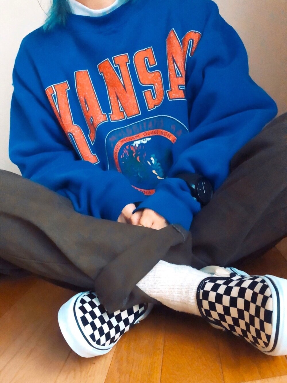 「低身長、今日のコーデ、古着MIX、古着コーデ、古着好きな人と繋がりたい、古着女子、古着屋巡り、VANS、Diesel、WEGO」｜「USED 古着のアイテム（スウェット、ブルー系）」を使った、mochaさん（レディース・152cm）の冬コーディネートの1枚目の写真