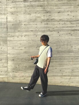 「カーキ×ホワイト」｜「アイテム（Tシャツ/カットソー）」を使った、Yugさん（メンズ・175cm）の秋コーディネート