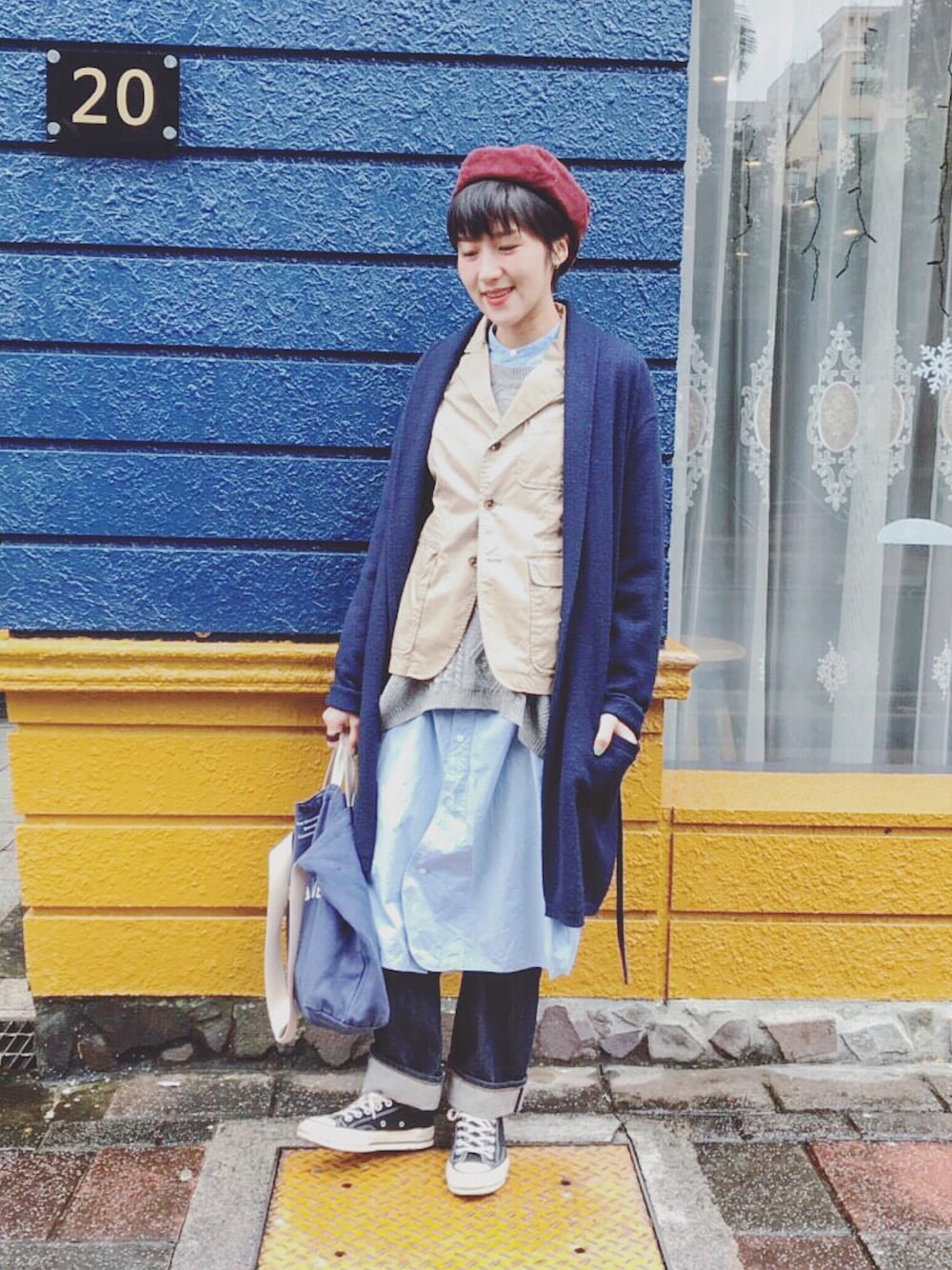 「ootd、ootdtw、outfit、ootdfashion、fashion、BEAMS、BEAMS BOY、Levi's、levis 501、converse」｜「BEAMS BOYのアイテム（ジャケット/アウター、ベージュ系）」を使った、Vika 簡さん（レディース・163cm）の冬コーディネートの1枚目の写真