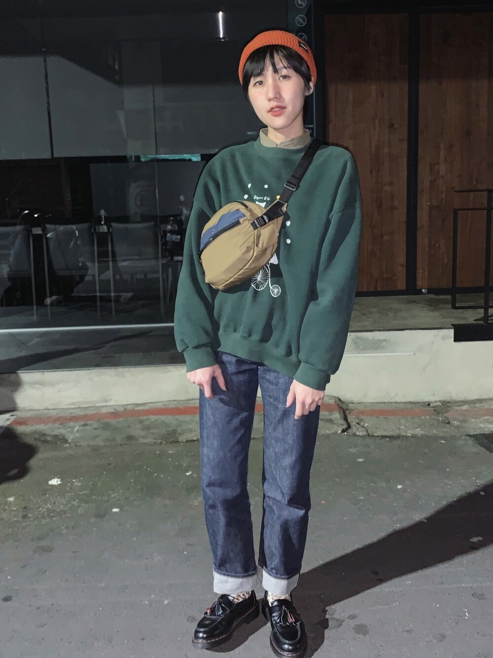 「ootd、ootdtw、ootdfashion、BEAMS、Levi's、Magenta、Dr.Martens、WEAR、streetstyle」｜「VINTAGEのアイテム（トップス、グリーン系）」を使った、Vika 簡さん（レディース・163cm）の春コーディネートの1枚目の写真