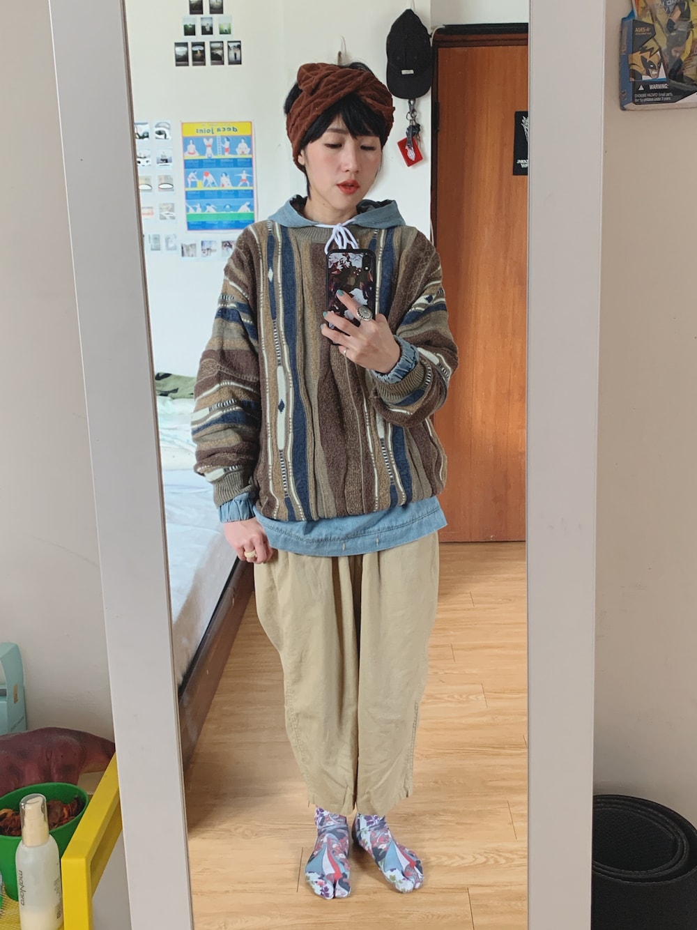 「Ootd #、ootdtw、ootdfashion、WEAR、BEAMS BOY、GRAMICCI、SENSEOFPLACE、vintage」｜「VINTAGEのアイテム（トップス、ブラウン系）」を使った、Vika 簡さん（レディース・163cm）の春コーディネートの1枚目の写真
