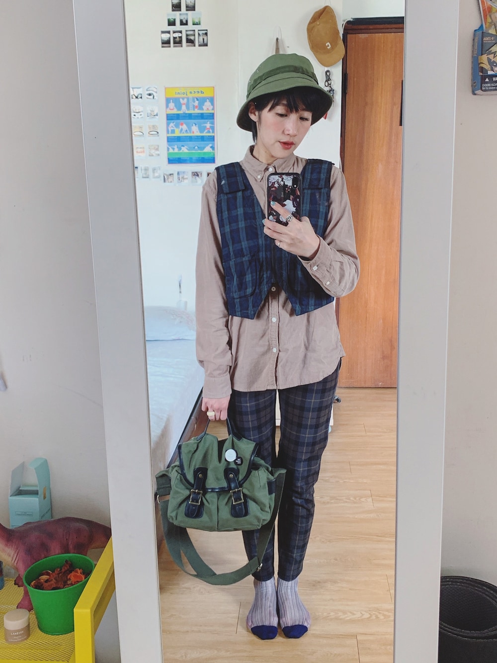 「ootd、ootdtw、ootdfashion、WEAR、BEAMS、BEAMS BOY、beams plus」｜「BEAMSのアイテム（トップス、ベージュ系）」を使った、Vika 簡さん（レディース・163cm）の春コーディネートの1枚目の写真
