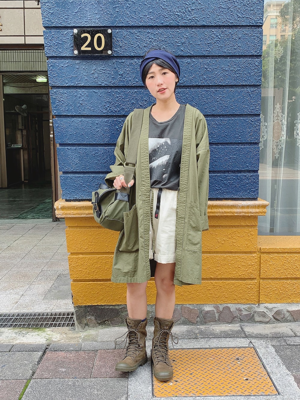 「ootd、ootdtw、ootdfashion、WEAR、BEAMS、BEAMS BOY、GRAMICCI、森山大道」｜「森山大道のアイテム（トップス、グレー系）」を使った、Vika 簡さん（レディース・163cm）の春コーディネートの1枚目の写真