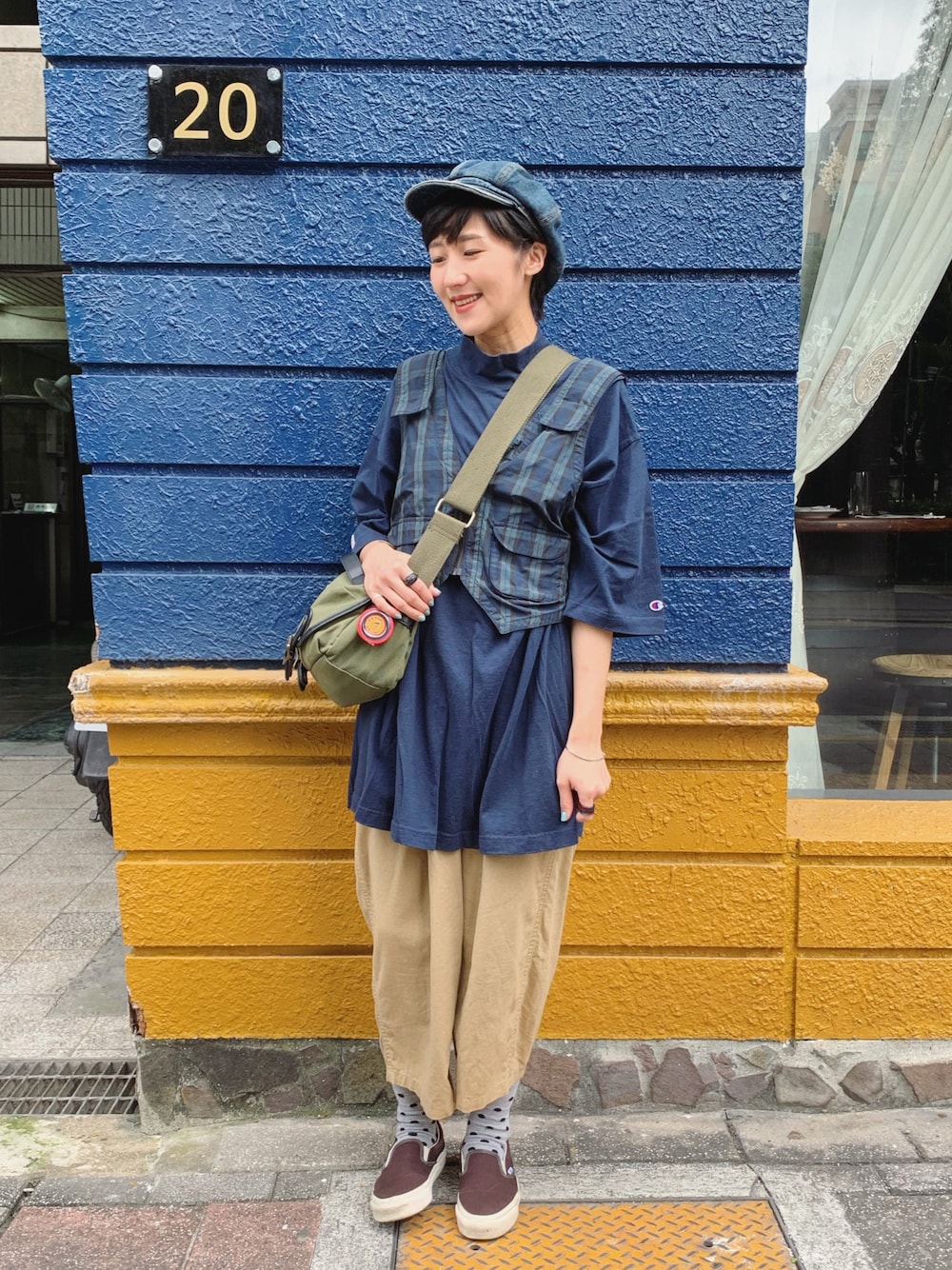 「ootd、ootdtw、ootdfashion、WEAR、streetstyle、BEAMS BOY、GRAMICCI、a room model、Champion」｜「Championのアイテム（トップス、ブルー系）」を使った、Vika 簡さん（レディース・163cm）の春コーディネートの1枚目の写真
