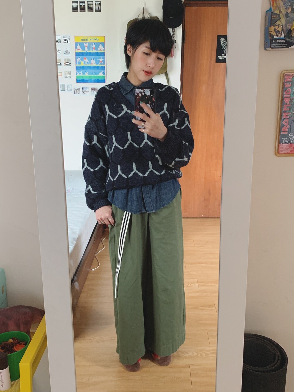 「ootd #fashion #style #street、girl、ootdfashion、VINTAGE、MUJI、WEAR」｜「VINTAGEのアイテム（トップス、グレー系）」を使った、Vika 簡さん（レディース・163cm）の春コーディネートの1枚目の写真