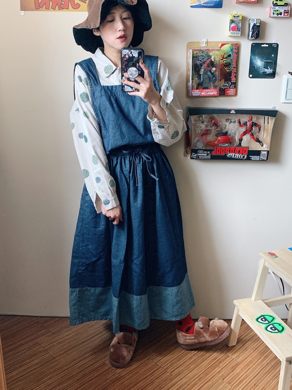 「ootd、ootdtw、ootdfashion、WEARBOOKエントリー」｜「orSlowのアイテム（帽子、ブラウン系）」を使った、Vika 簡さん（レディース・163cm）の冬コーディネートの1枚目の写真