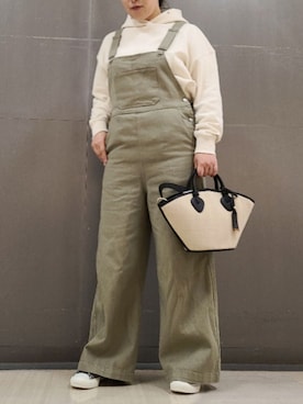 「Green　Parks（グリーンパークス）のアイテム（オールインワン・サロペット）」を使った、tomo☺さん（レディース・159cm）の春コーディネート
