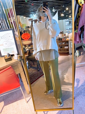 ゴールドスニーカー のレディース人気ファッションコーディネート Wear