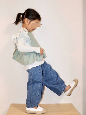 「部屋撮り」｜「アイテム（オールインワン・サロペット）」を使った、echico☺︎︎さん（キッズ・90cm）の春コーディネート