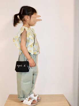 「部屋撮り」｜「アイテム（オールインワン・サロペット）」を使った、echico☺︎︎さん（キッズ・90cm）の春コーディネート