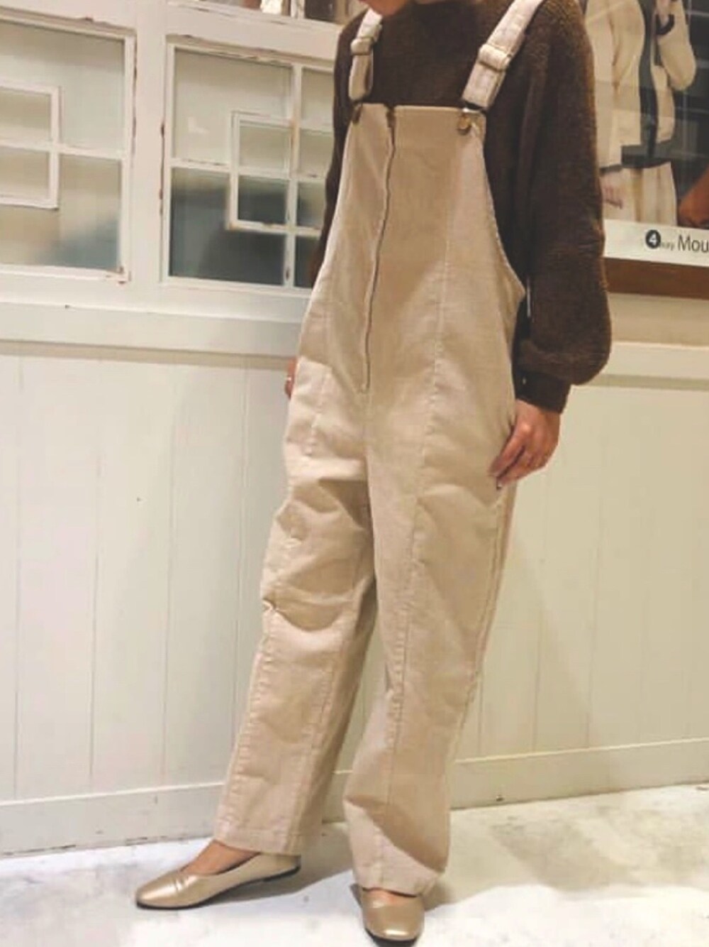 「シンプル、ootd、オトナカジュアル、ニット、オーバーオール、おしゃれさんと繋がりたい、cepo.、カジュアルコーデ、年末WEAR感謝祭」｜「cepoのボリューム袖ＭＩＸドルマンニット（ニット/セーター、ブラウン系）」を使った、ちょんちぇ。さん（レディース・160cm）の冬コーディネートの1枚目の写真