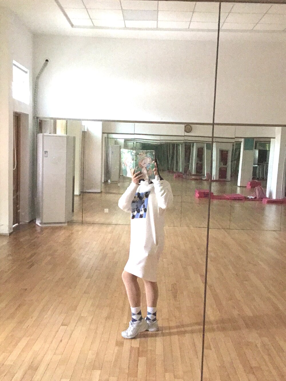 「UNIQLOのアイテム（ソックス/靴下、その他）」を使った、Doraqlyさん（キッズ・163cm）の秋コーディネートの1枚目の写真