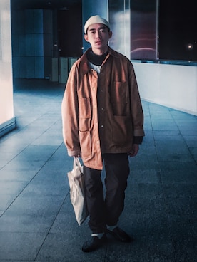 「CHAMULA（チャムラ）のアイテム（サンダル）」を使った、River Kuoさん（メンズ・173cm）の冬コーディネート