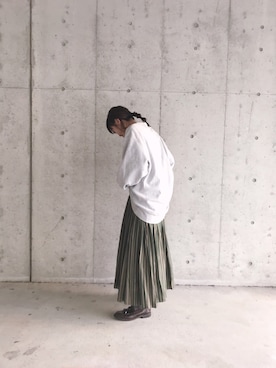 「シアタープロダクツ(THEATRE PRODUCTS)」｜「アイテム（モカシン/デッキシューズ）」を使った、yukoさん（レディース・170cm）の秋コーディネート