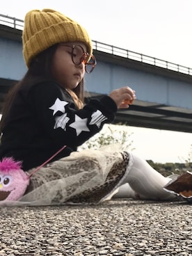 「yellow」｜「アイテム（ニットキャップ/ビーニー）」を使った、nyk さん（キッズ・90cm）の秋コーディネート