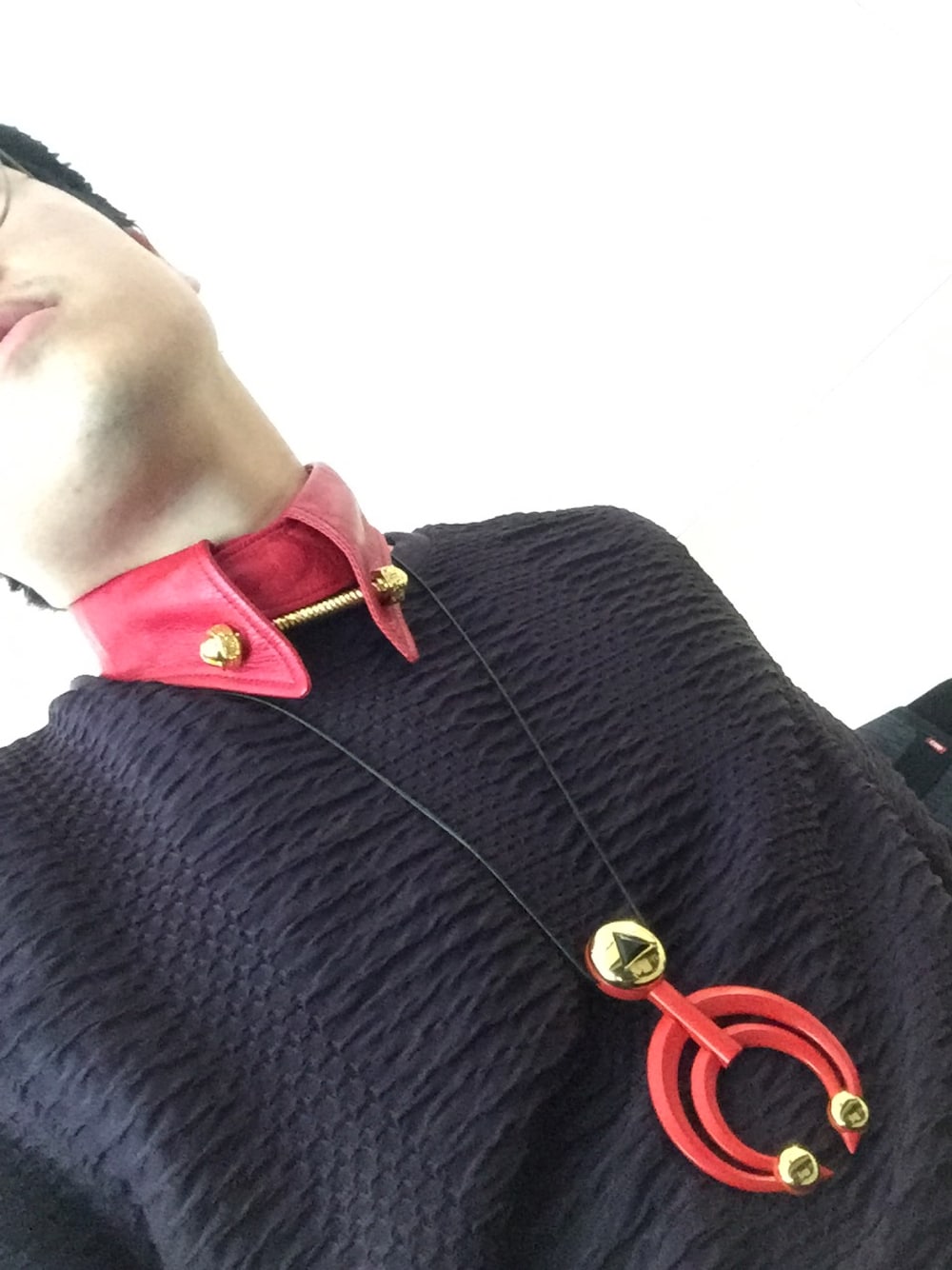 「AMBUSHのSQUASH HEAD PENDANT（ネックレス、レッド系）」を使った、ジェラさん（メンズ・183cm）の冬コーディネートの1枚目の写真