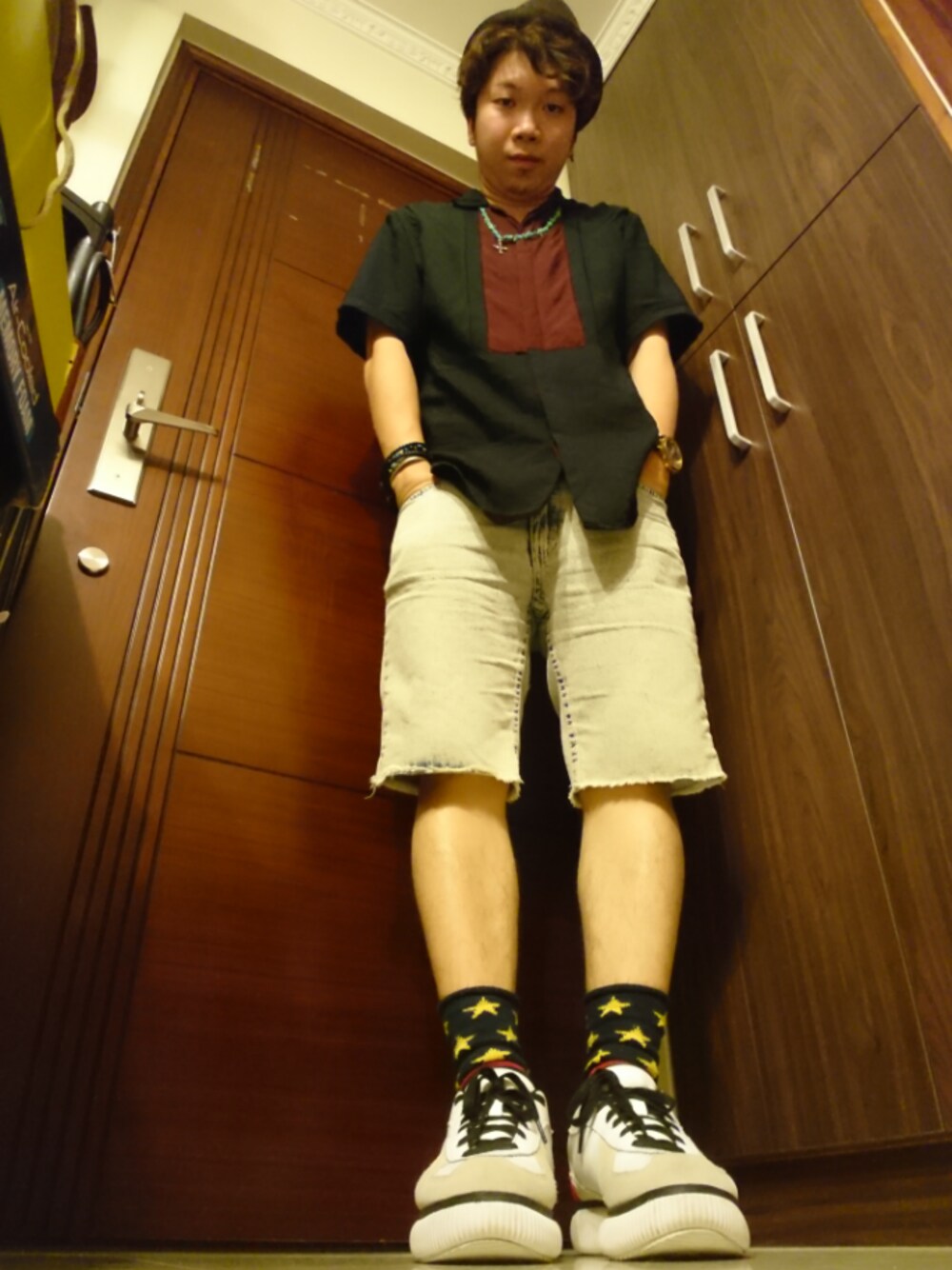 「at home」｜「onitsuka tiger x andrea pompilioのアイテム（スニーカー、その他）」を使った、mike_jan_lamさん（メンズ・170cm）の夏コーディネートの1枚目の写真
