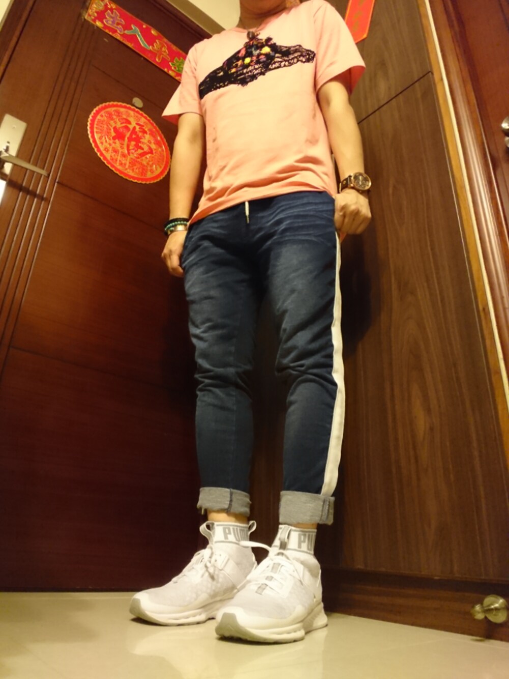 「WEGOのアイテム（チノパンツ、ブルー系）」を使った、mike_jan_lamさん（メンズ・170cm）の春コーディネートの1枚目の写真