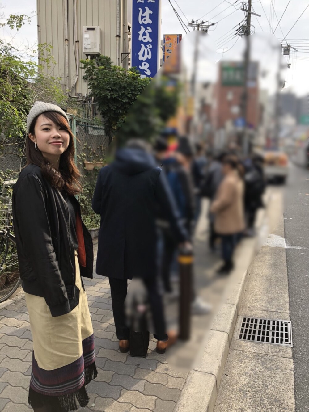 「カジュアル、冬コーデ、ラフ、スニーカー、ユニクロ」｜「CHICHIKAKAのアイテム（ニットキャップ/ビーニー、グレー系）」を使った、maaaiさん（レディース・165cm）の冬コーディネートの1枚目の写真