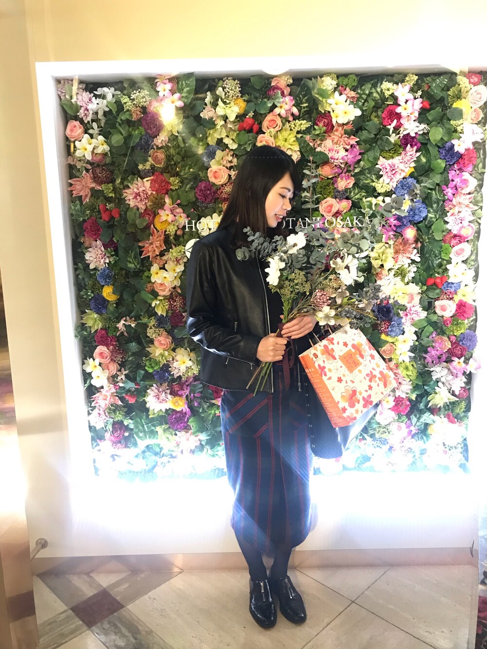 「今日のコーデ、ユニクロ、ザラ、ザラジョ、アフタヌーンティー、きれいめコーディネート、きれいめカジュアル、黒」｜「UNIQLOのアイテム（ライダースジャケット、ブラック系）」を使った、maaaiさん（レディース・165cm）の冬コーディネートの1枚目の写真