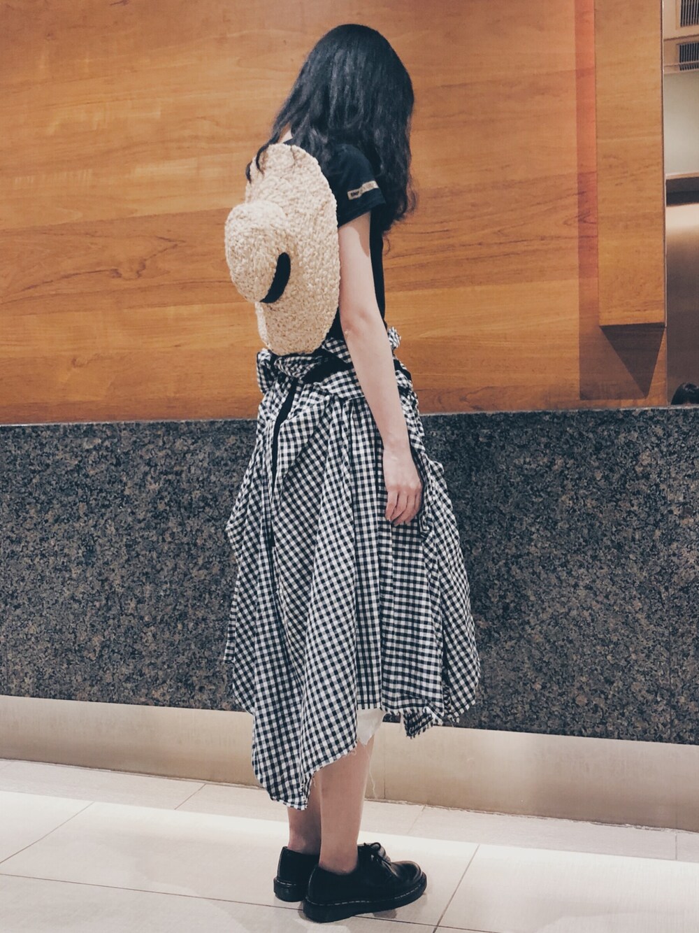 「ootd、gingham、layers、Dr.Martens、strawhat、handmade」｜「Dr. Martensのアイテム（その他シューズ、ブラック系）」を使った、Ethel C. さん（レディース・165cm）の夏コーディネートの1枚目の写真
